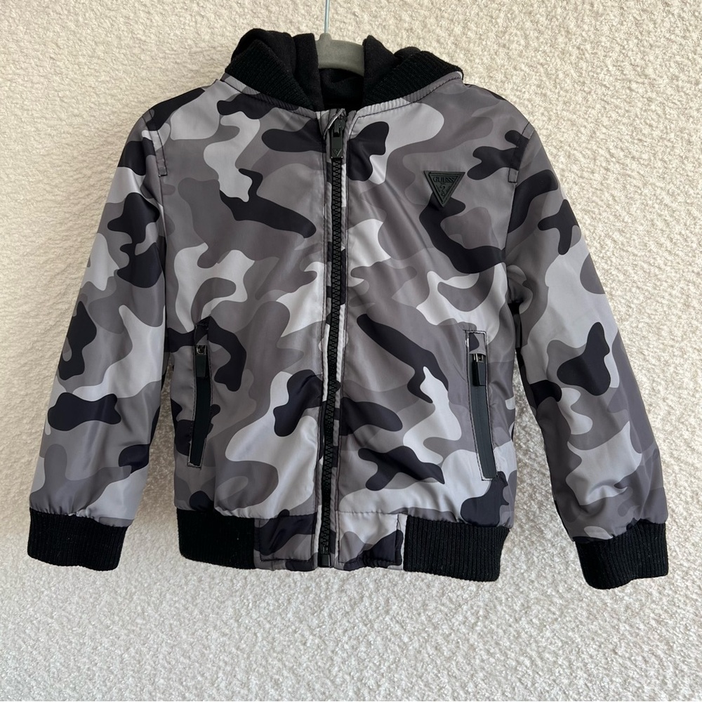 Guess Toddler Kids Hooded Camo Jacket Black Gray‎ Size 2